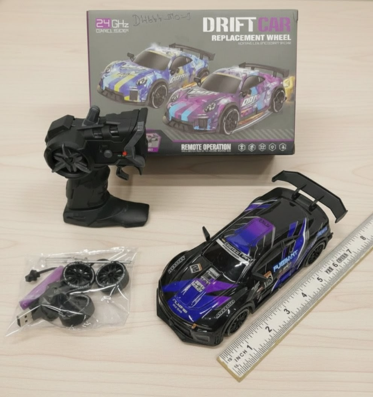 1:24 Fast Drifting RC Car 2.4Ghz remote control car with extra tire sound light (DH666-89C)