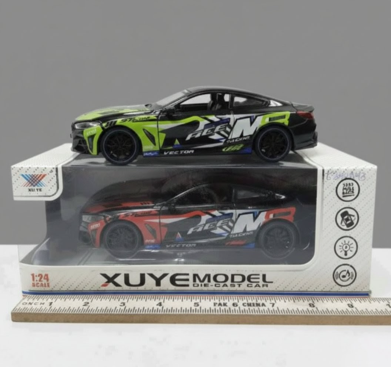 1:24 scale model of a BMW M8 GTE diecast model car (K240A43)