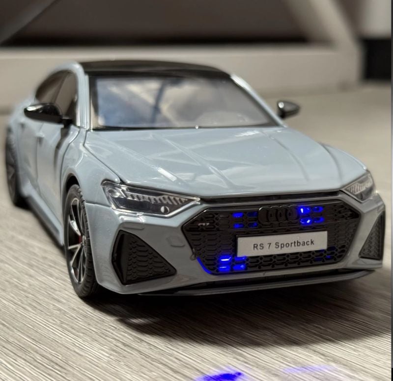 1:24 AUDI RS7 Sportback car model Flashing light Edition Diecast Premium metal quality Open Doors Sounds best collector and birthday car KT (H82092)