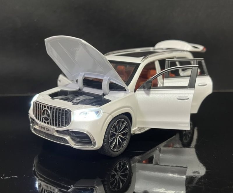 1/24 Scale Mercedes-Benz GLS Diecast (SR-2407B)