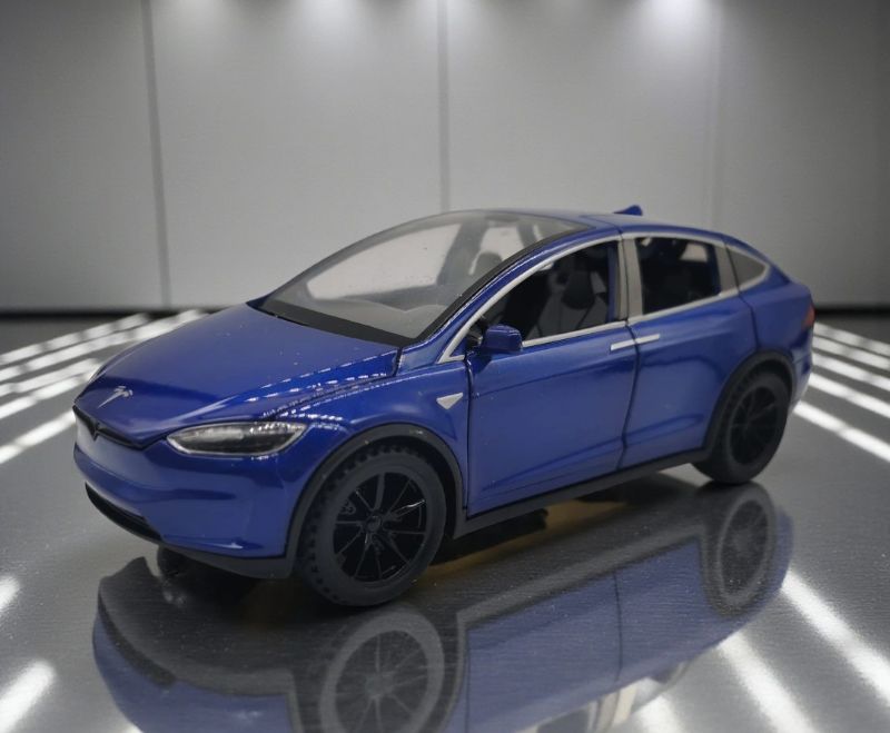 1:28 Tesla Model X Diecast model car display case base openable all sides realistic details (HY018XEK)