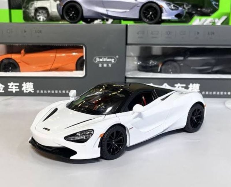 McLaren 720S 1:24 Scale Die-cast (1901-210)