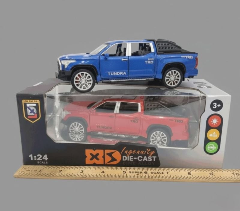 1:24 Toyota Tundra Diecast model car (5SKD24N-O)