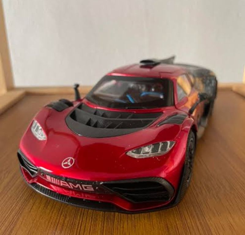 1:24 Mercedes-AMG ONE Diecast Model Car Toy (CZ182A)