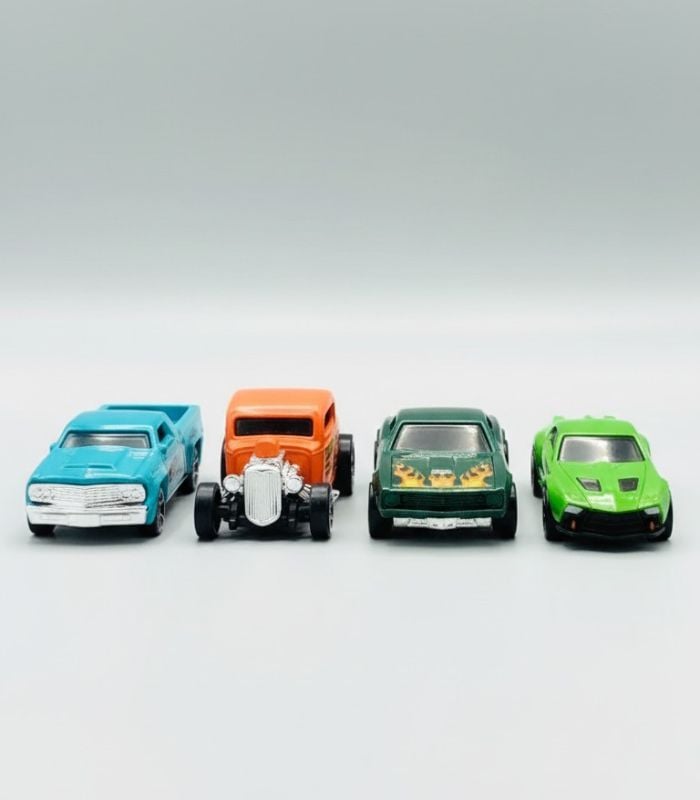 Hot wheels 4 car pack storage case hanging up