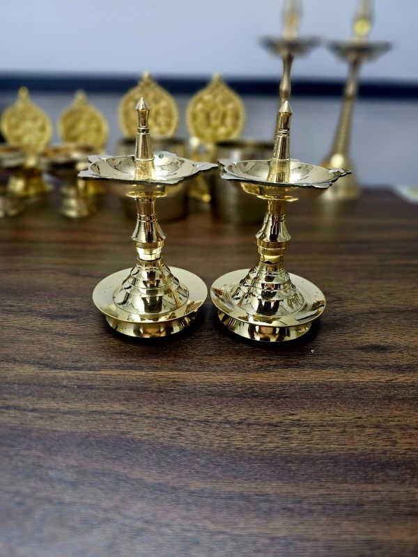 5 thiri Nilavilak