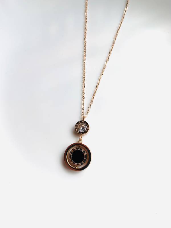 Black & white stone pendant