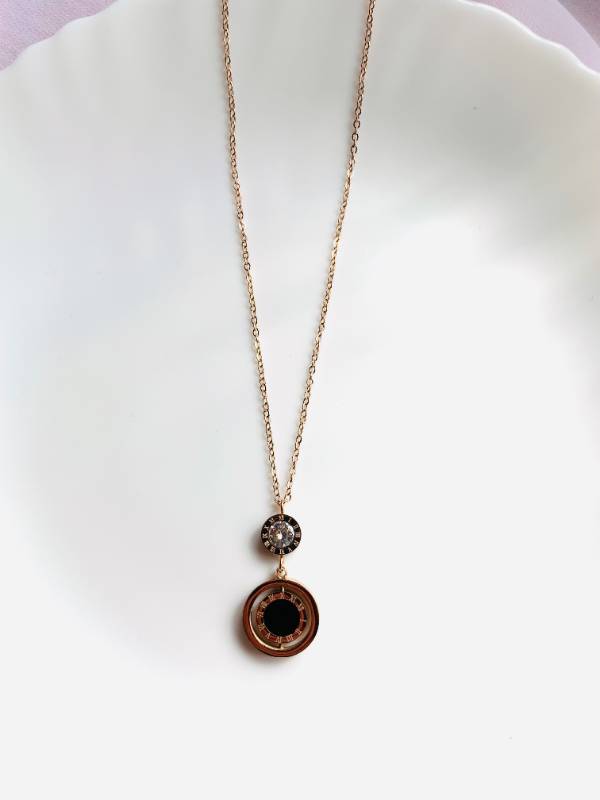 Black & white stone pendant