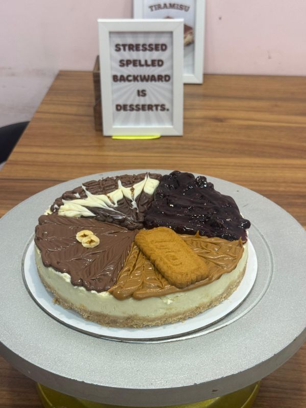 cheesecake cake (Price varies by flavor.)