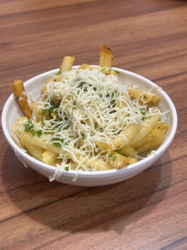 Gralic butter cheese fries