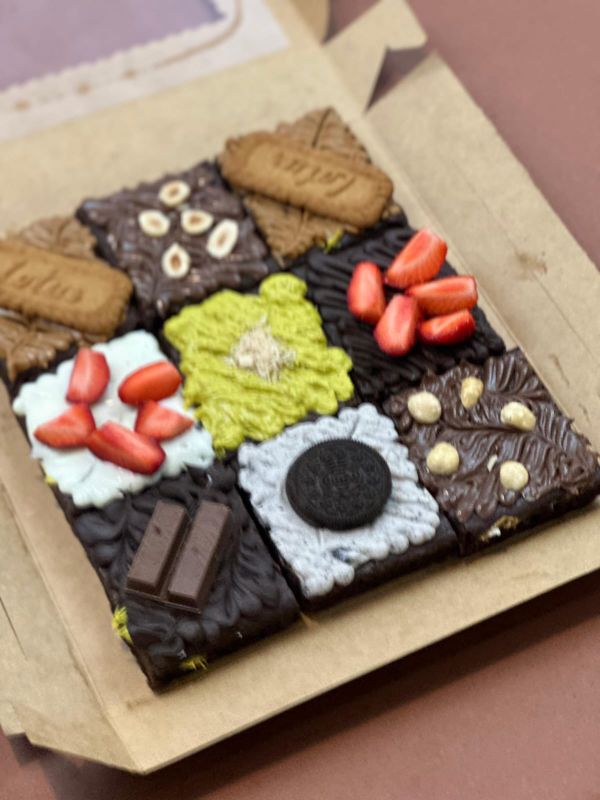 9 pack of brownie (Price varies by flavor.)