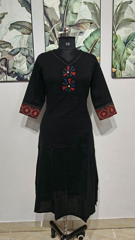Anvita Classic Black Floral Motif Embroidered Kurta