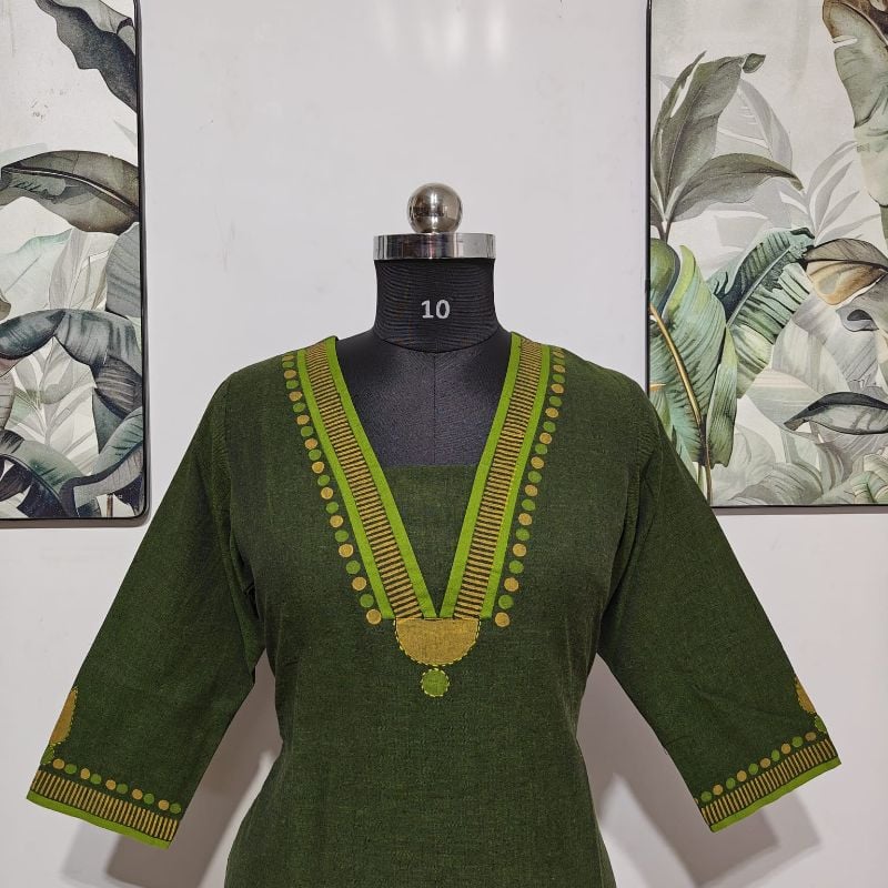 Anvita Women Olive Green Textured Straight Cotton Kurti