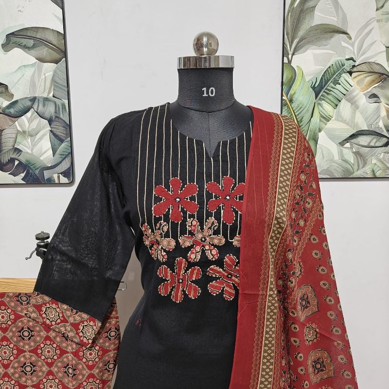 Elegant Black Floral Embroidered 3-Piece Kurta Set