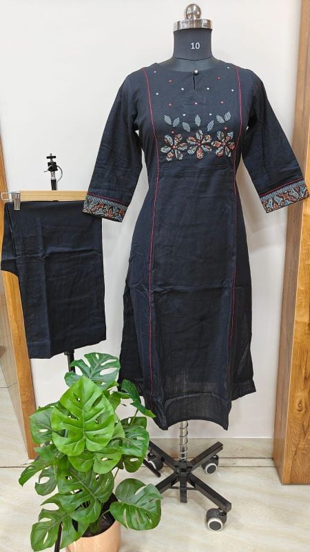 Anvita Black Floral Appliqué Kurta & Pant Set (2-Piece)