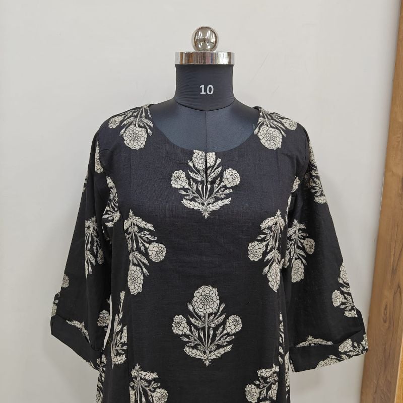 Anvita Black Floral Motif Slub Cotton Kurti
