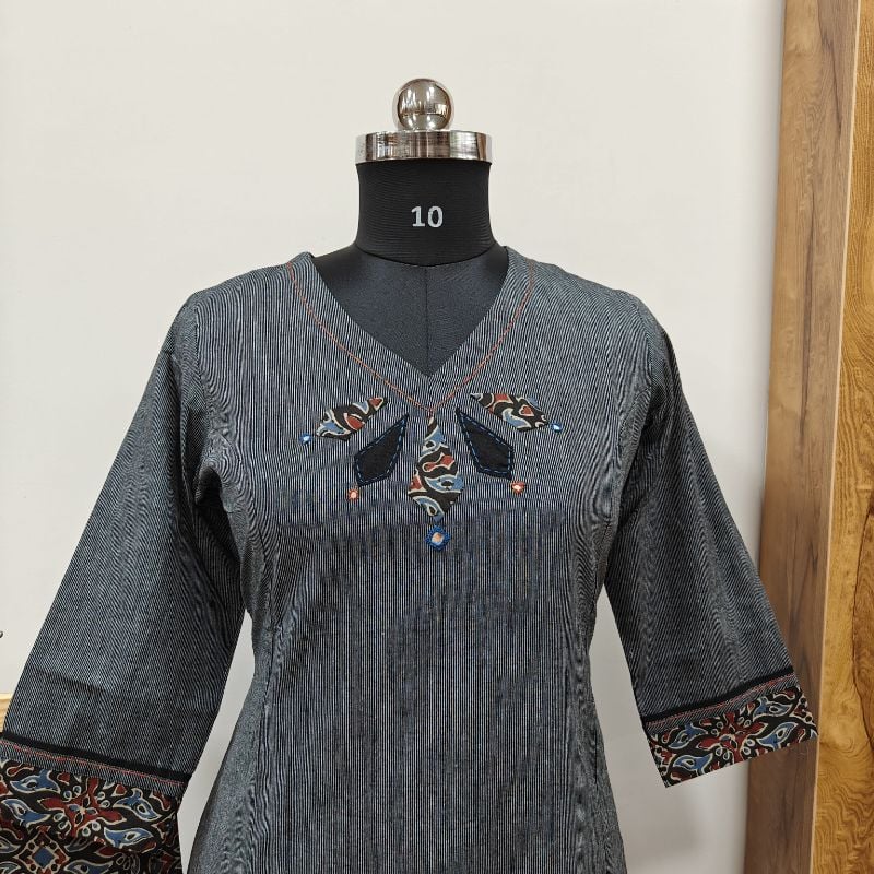Anvita brand Grey Ikkat Print 2-Piece Kurti Set