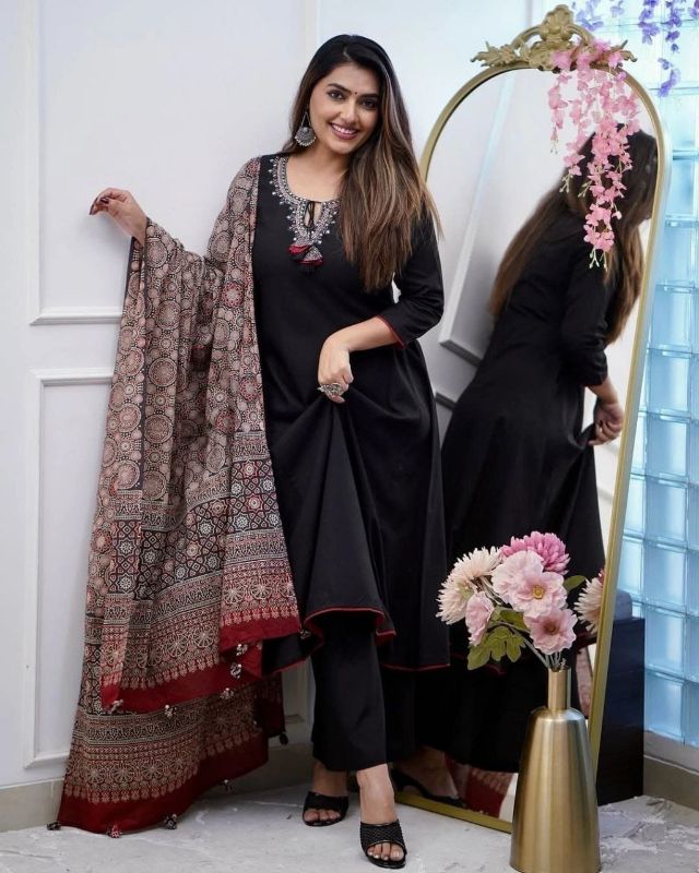 WOMEN'S KURTI CHANDERI WITH SEQUENCE EMBROIDERY