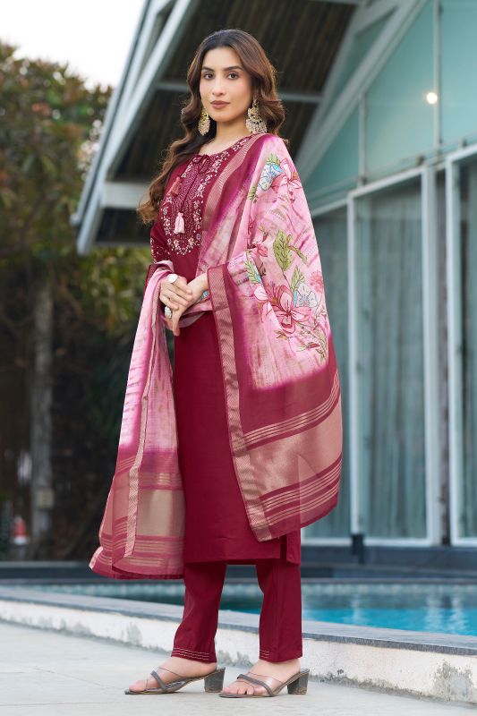 WOMEN'S KURTI /PANT DUPATTA