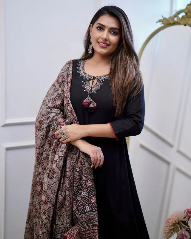 WOMEN'S KURTI CHANDERI WITH SEQUENCE EMBROIDERY