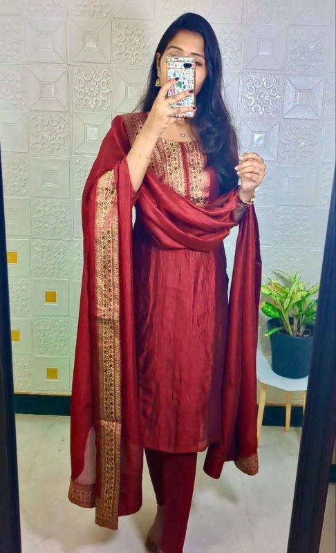 WOMEN'S KURTI