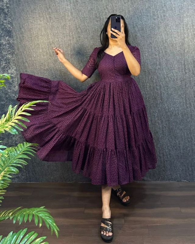 WOMEN'S GOWN