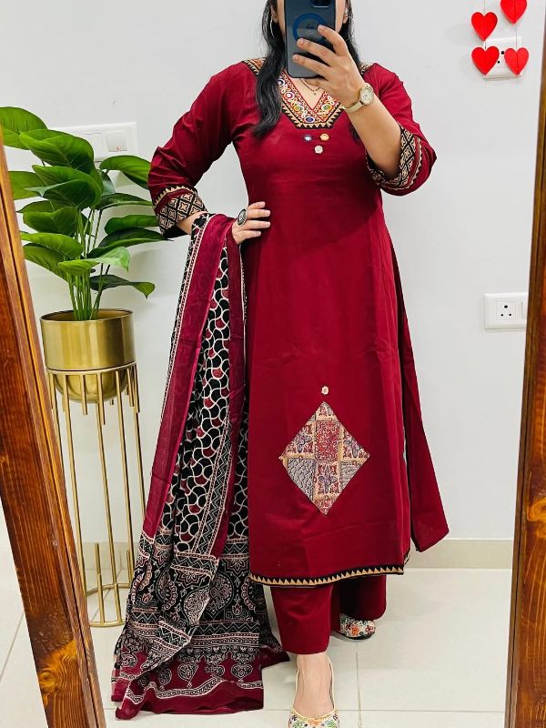 WOMEN'S KURTI-BOTTOM AND DUPATTA