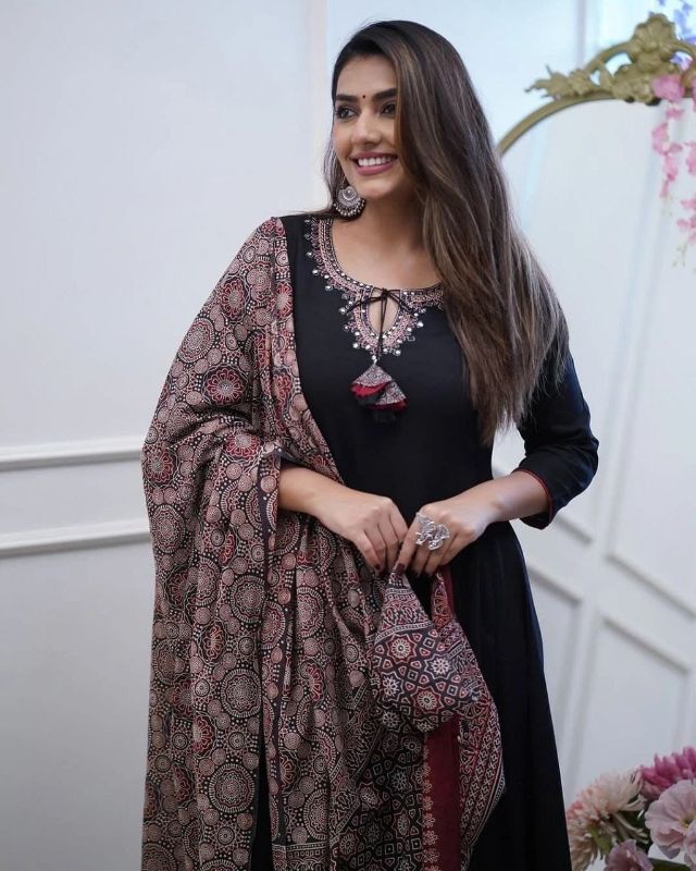 WOMEN'S KURTI CHANDERI WITH SEQUENCE EMBROIDERY