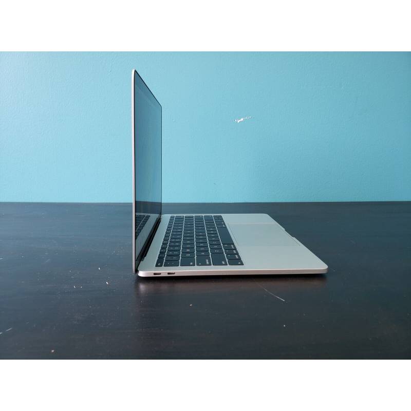 Apple MacBook Pro 2017 13in (512GB SSD, i7, 16GB)