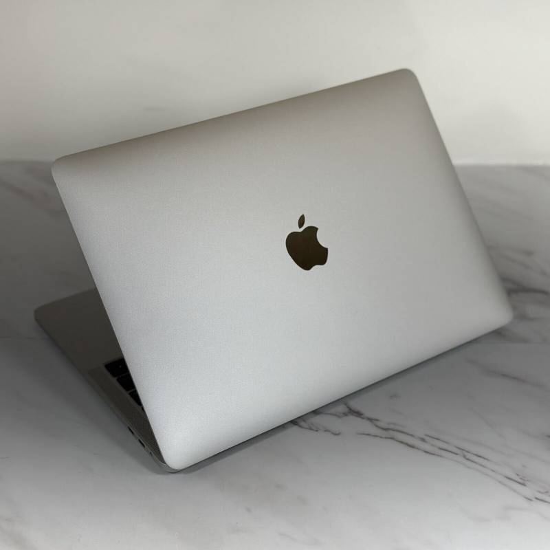 Apple MacBook Pro 2018 13in (512GB SSD, i7, 16GB