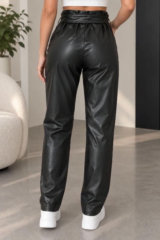 Pantalon cuerina