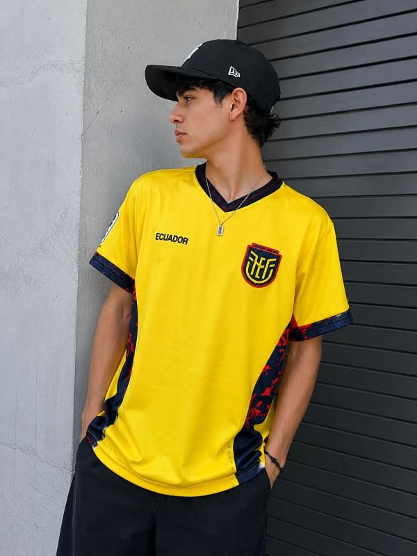 Camiseta ECU