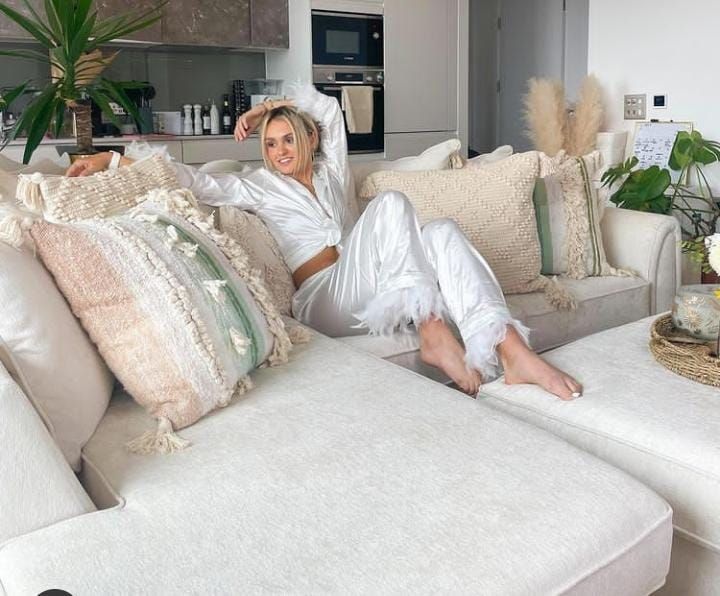 Chiswick Chenille 4 Seater Fabric Corner Sofa in Cream with Footstool – Left or Right Hand Facing