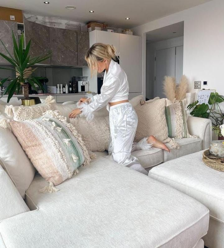 Chiswick Chenille 4 Seater Fabric Corner Sofa in Cream with Footstool – Left or Right Hand Facing