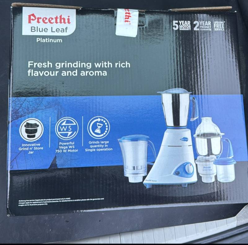 PREETHI BLUE LEEF MIXER GRINDR 900