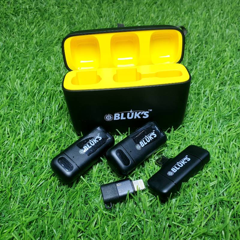 BLUK's Dual Power Bank wireless Microphone BX11