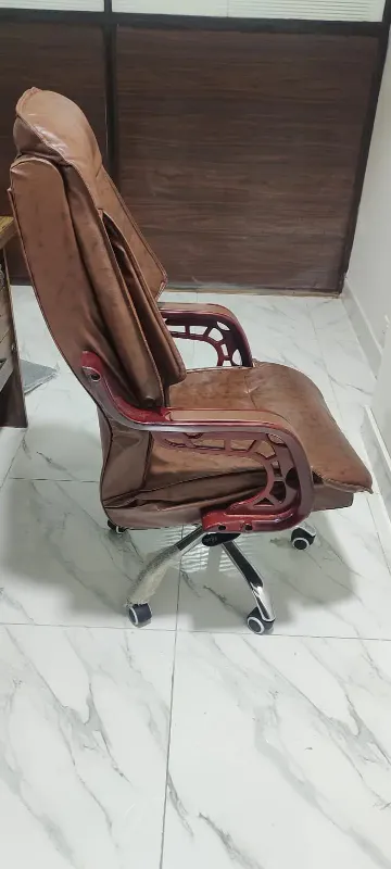 🆔 189 - Tufted Leather Executive Office Chair . . . . . . . . . . . . . . . . . . . . . . . . . . . . . . . . . . . . . . . . . . . . . . . . . . . . . . . . . . . . . . . . . . . . . . . . . . . . . . . . 🔴#Tags,(Executive Office Chair, Brown Leather Boss Chair, High Back Swivel Seat, Ergonomic Tufted Desk Chair, Premium Wooden Armrest Chair)