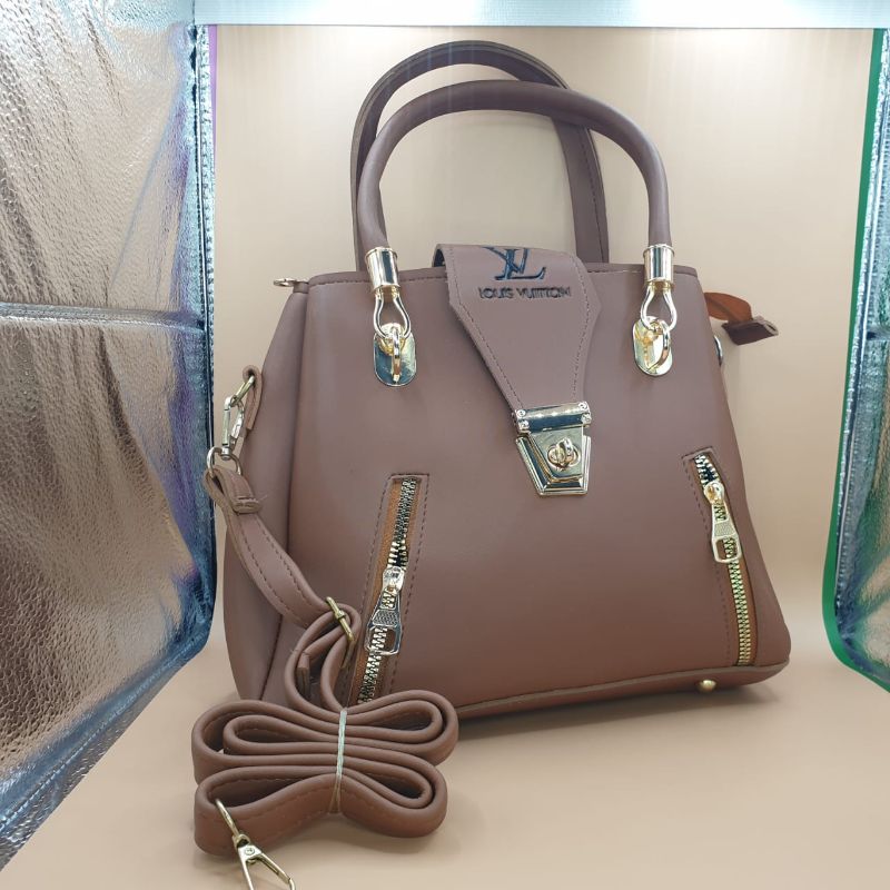 🆔 87 - Louis Vuitton Style Brown Top Handle Ladies Handbag . . . . . . . . . . . . . . . . . . . . . . . . . . . . . . . . . . . . . . . . . . . . . . . . . . . . . . . . . . . . . . . . . . . . . . . . . . . . . . . . 🔴#Tags, (Handbag Tote Purse Fashion Ladies)