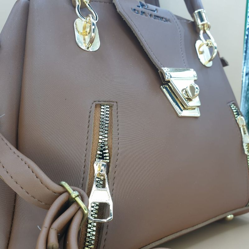 🆔 87 - Louis Vuitton Style Brown Top Handle Ladies Handbag . . . . . . . . . . . . . . . . . . . . . . . . . . . . . . . . . . . . . . . . . . . . . . . . . . . . . . . . . . . . . . . . . . . . . . . . . . . . . . . . 🔴#Tags, (Handbag Tote Purse Fashion Ladies)