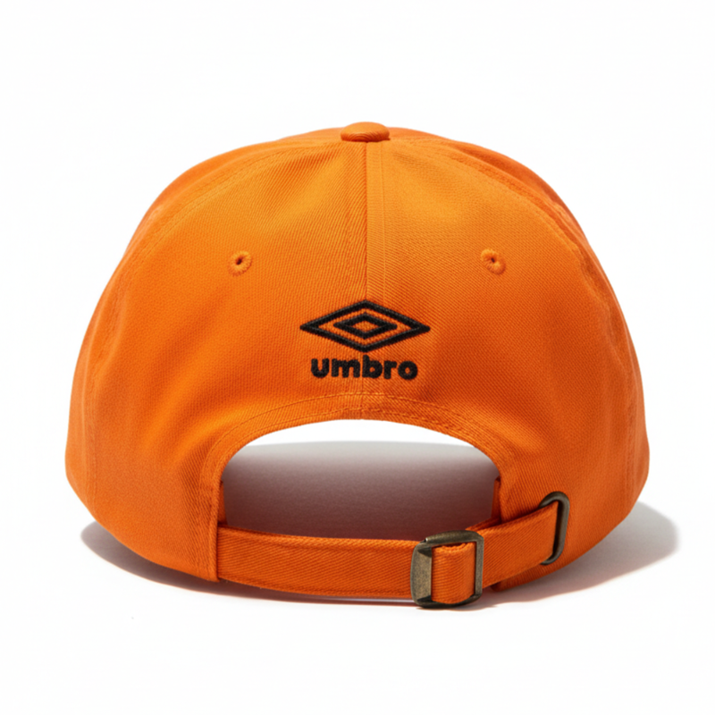 Gorra Classic Temporada 2025-2026 Naranja con Logo Minimalista Grande en Negro
