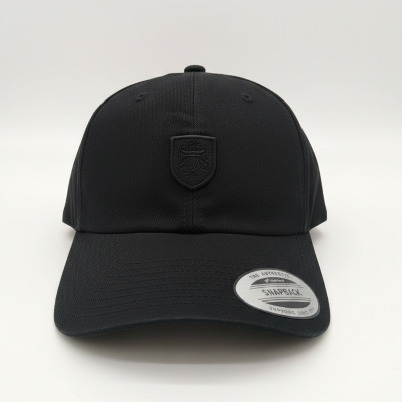 Gorra Classic Temporada 2025-2026 Negra Logo Minimalista Frontal Negro Pequeño