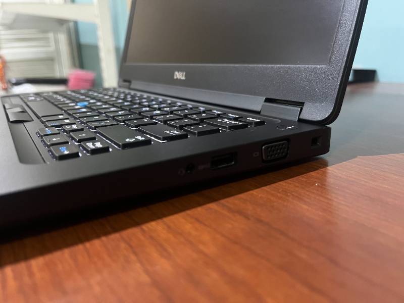 Laptop Dell Latitude E5490