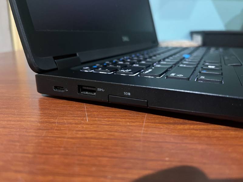 Laptop Dell Latitude E5490