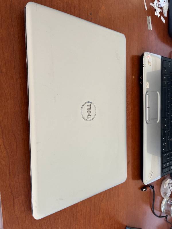 Laptop Dell P85F