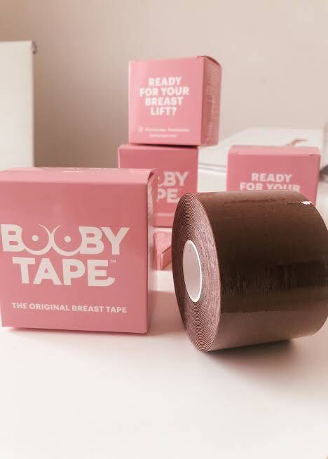Boob Tape, ruban pour maintient des seins