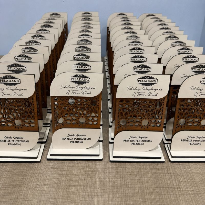 Plak Kayu Penghargaan Custom Laser Cut Trophy Kayu Plaque Award Custom Nama Logo