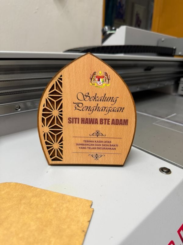 Plak Penghargaan Kayu Custom Premium