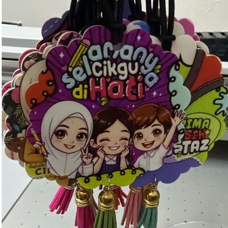 Car Charm Hari Guru