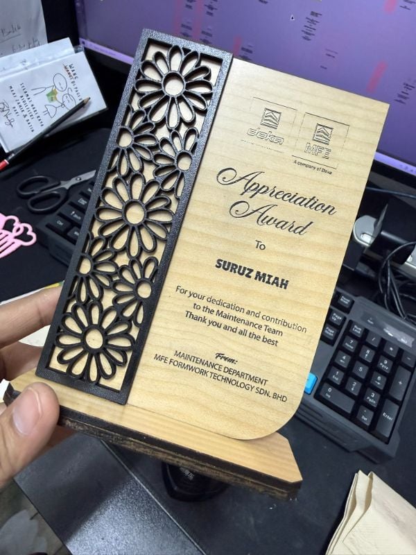 Plak Penghargaan Kayu Custom