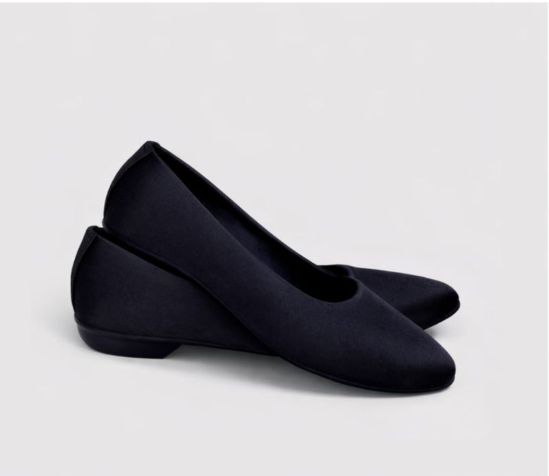 FOOT WEAR NEXO 2400 BLK 6X11 ( 5/36 , 6/37 , 7/38 , 8/39, 10/40 ) ( INC 20% VAT )